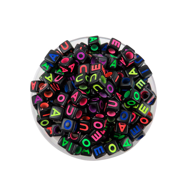 Cuentas VOCALES Plástico Cuadrado Letras Colores Flúor Cuenta Negra 7mm