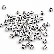 CUENTAS CUBO LETRAS SURTIDAS BLANCAS