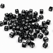 CUENTAS CUBO LETRAS SURTIDAS NEGRA